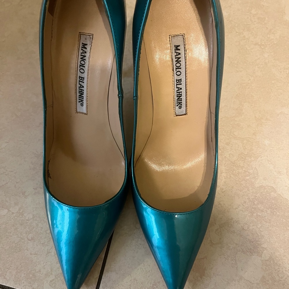 Beautiful Manolo Blahnik size 6